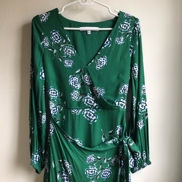CUPCAKES & CASHMERE Green Wrap Floral Dress, Size 2 - Picture 3 of 8